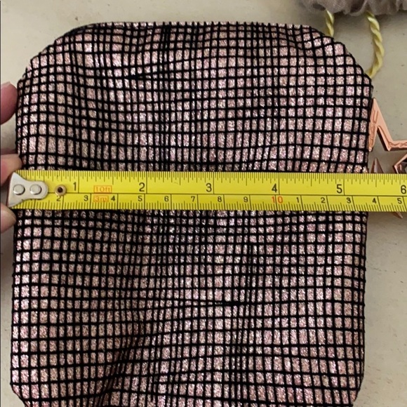 Mac glitter/velvet like makeup bag used - Picture 5 of 8